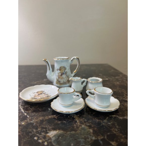Vintage Miniature M.J. Hummel Ceramics. - Picture 2 of 6